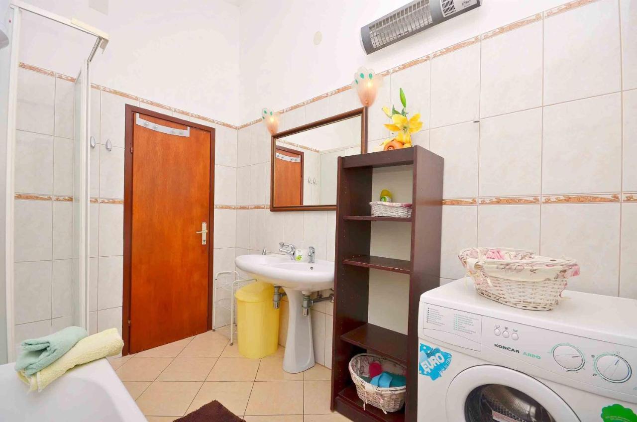וודיצה Apartment And Rooms Artina מראה חיצוני תמונה