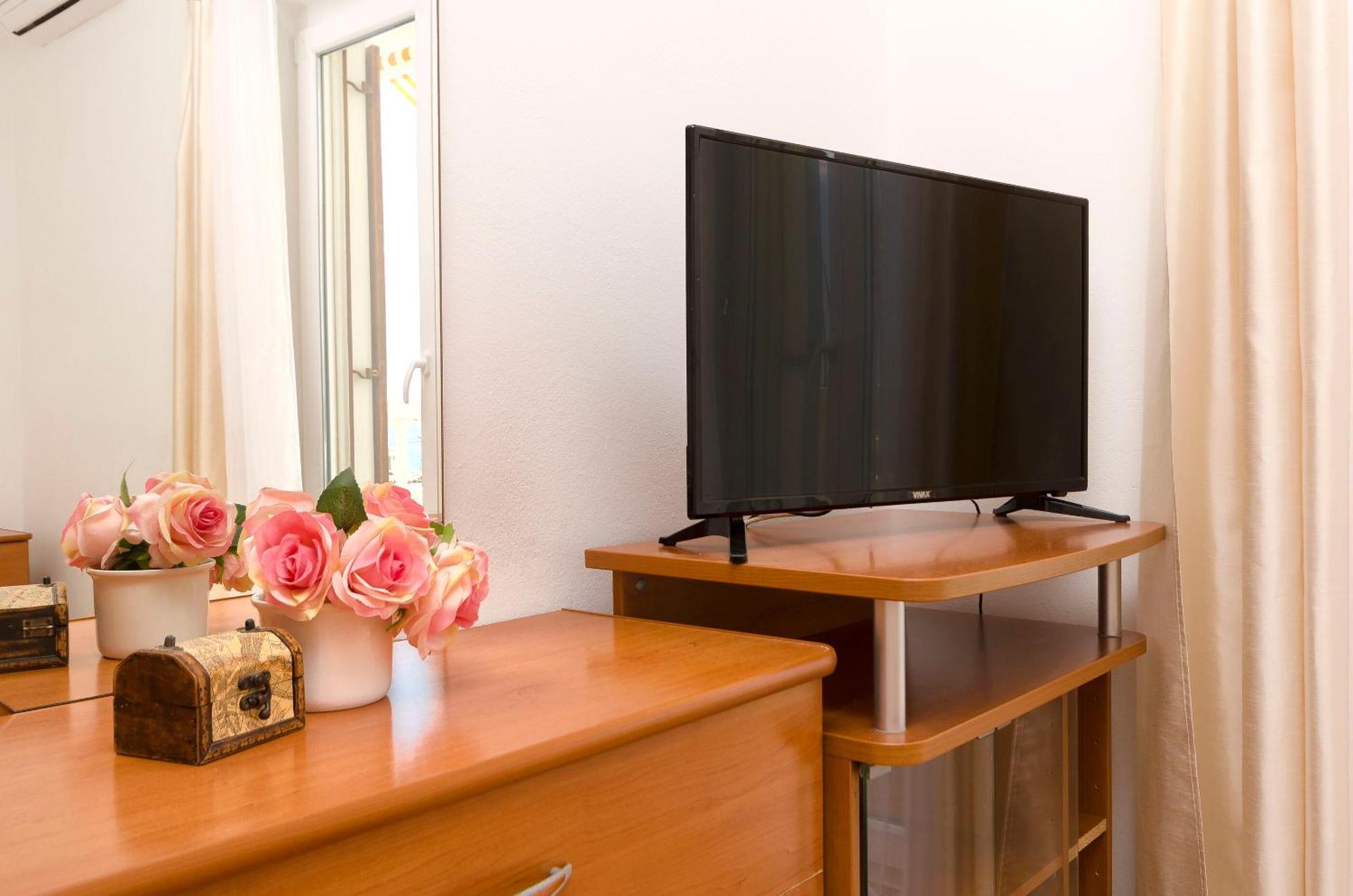 וודיצה Apartment And Rooms Artina מראה חיצוני תמונה