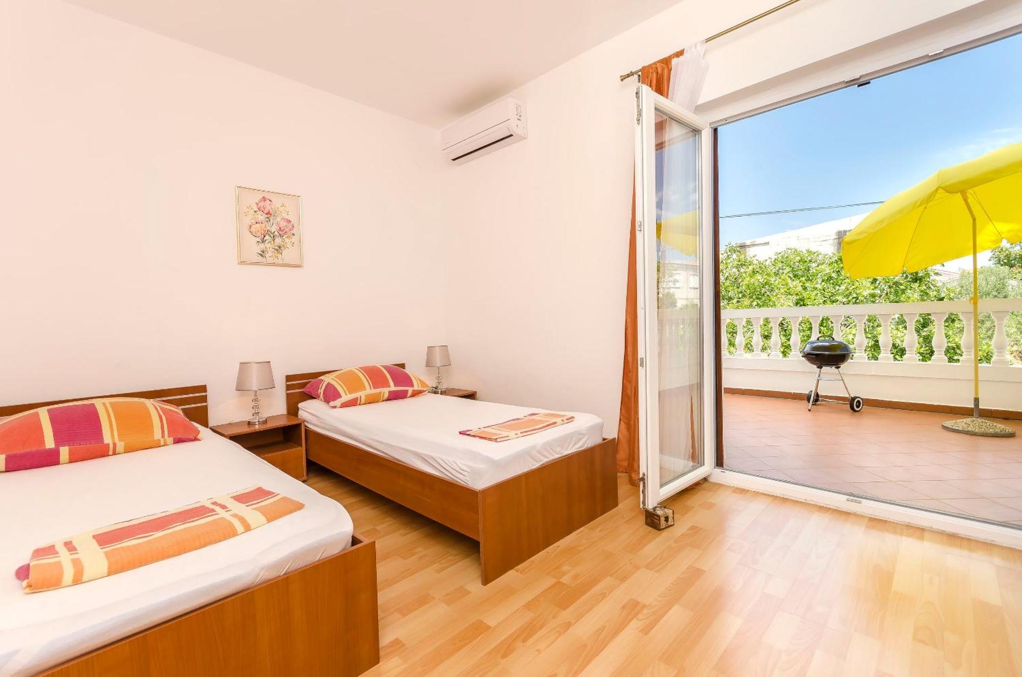 וודיצה Apartment And Rooms Artina מראה חיצוני תמונה