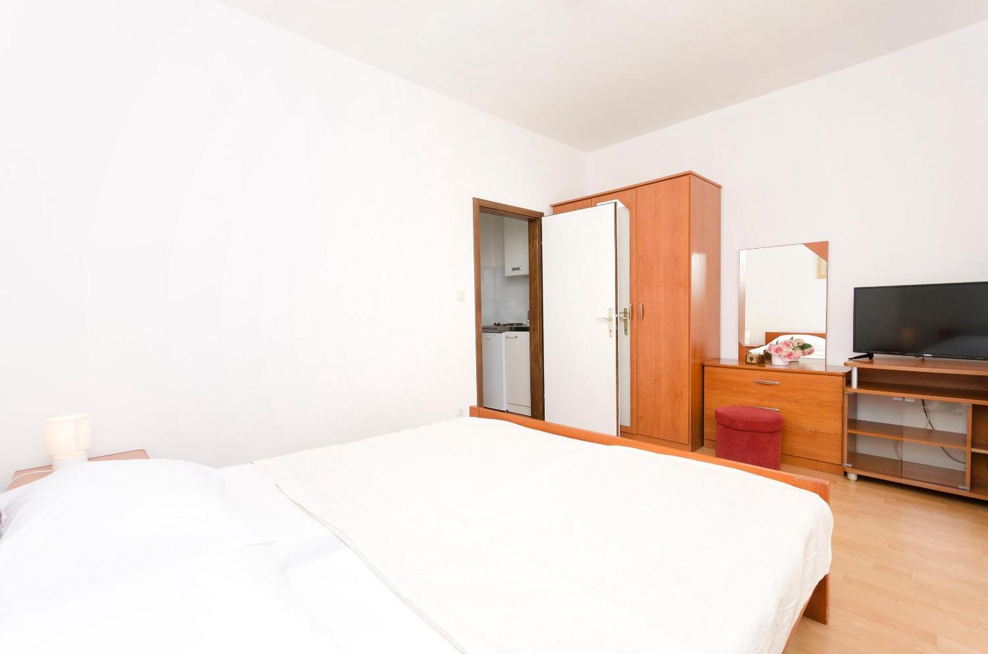 וודיצה Apartment And Rooms Artina מראה חיצוני תמונה