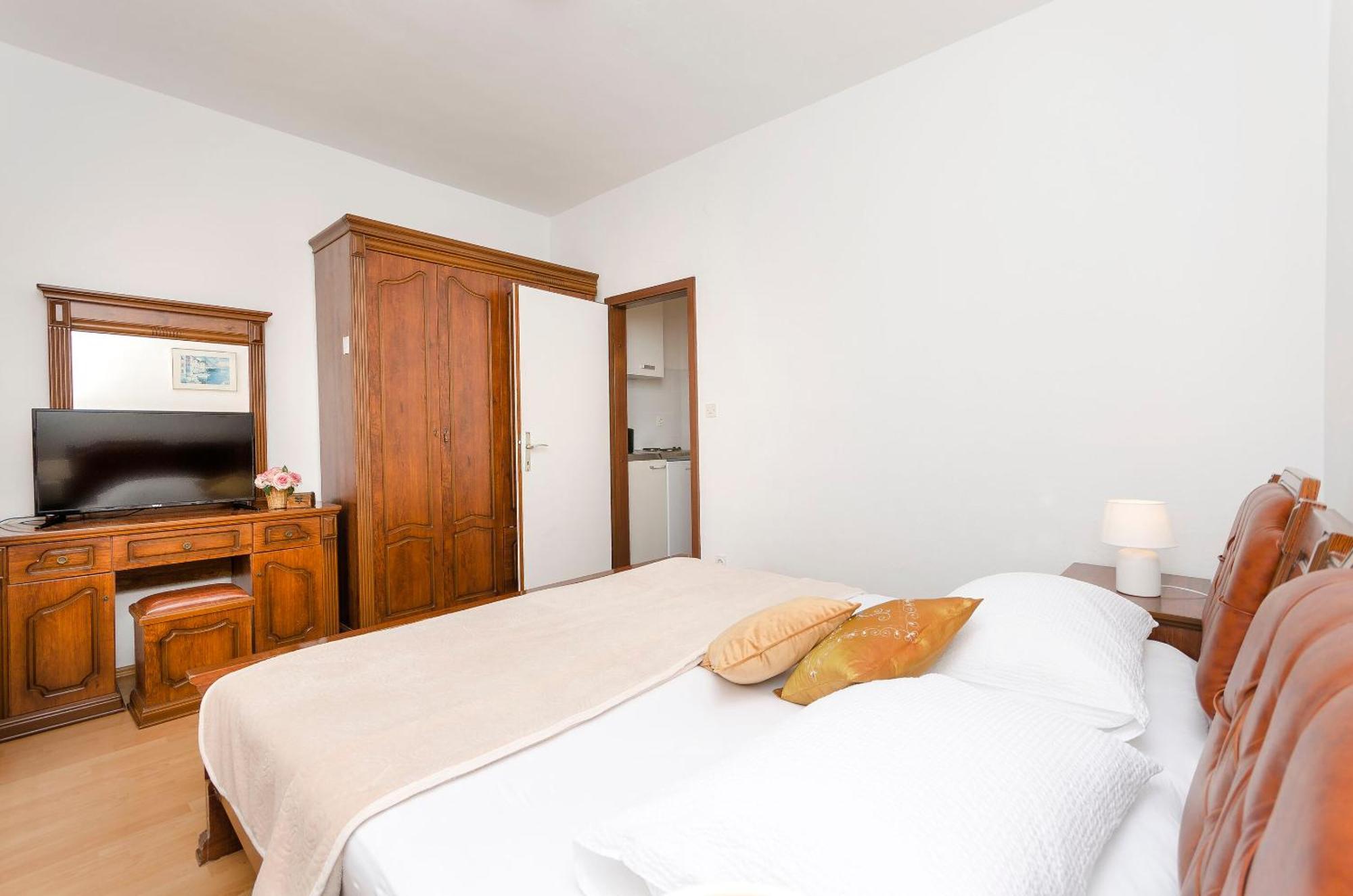 וודיצה Apartment And Rooms Artina מראה חיצוני תמונה