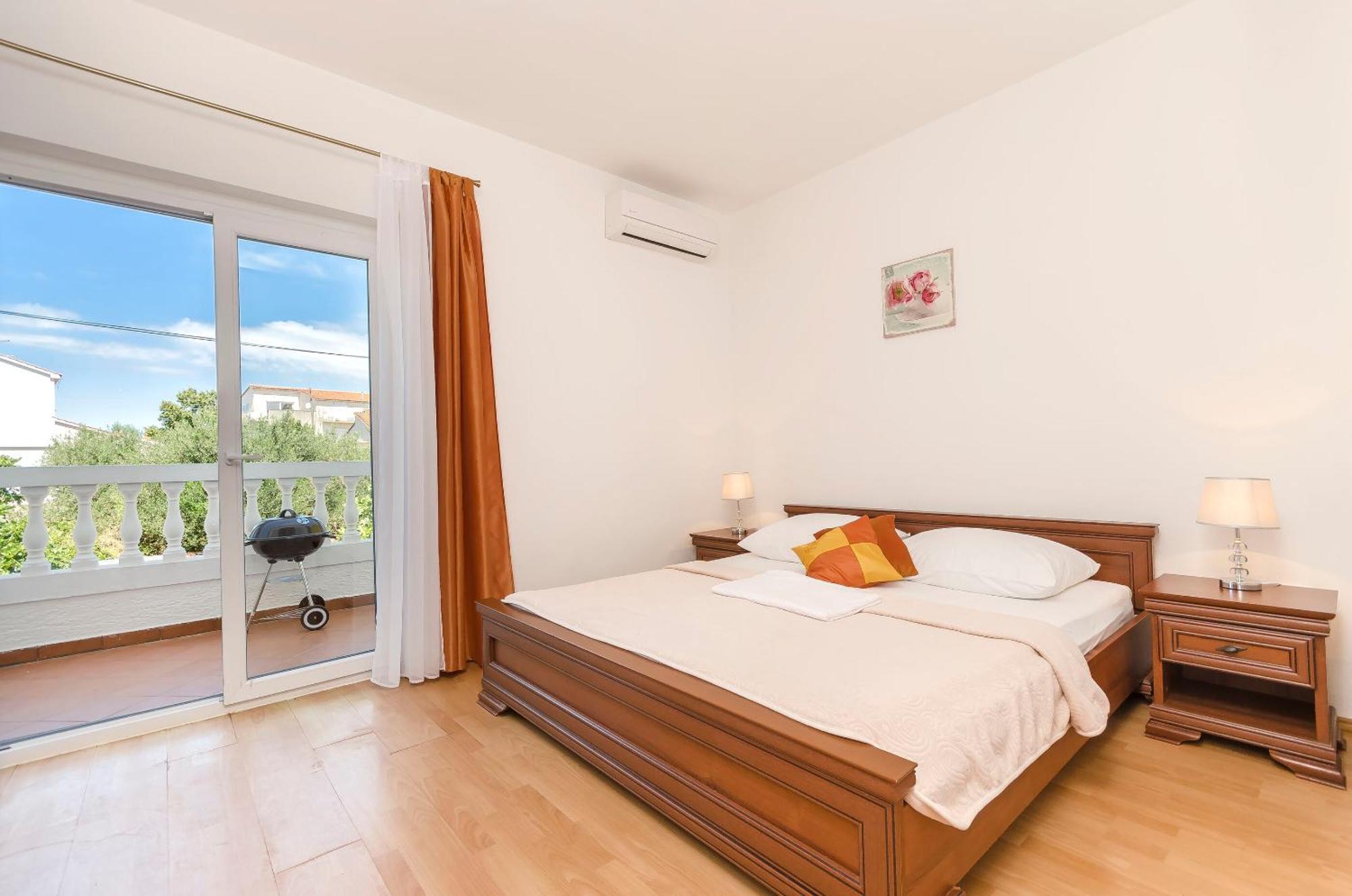 וודיצה Apartment And Rooms Artina מראה חיצוני תמונה
