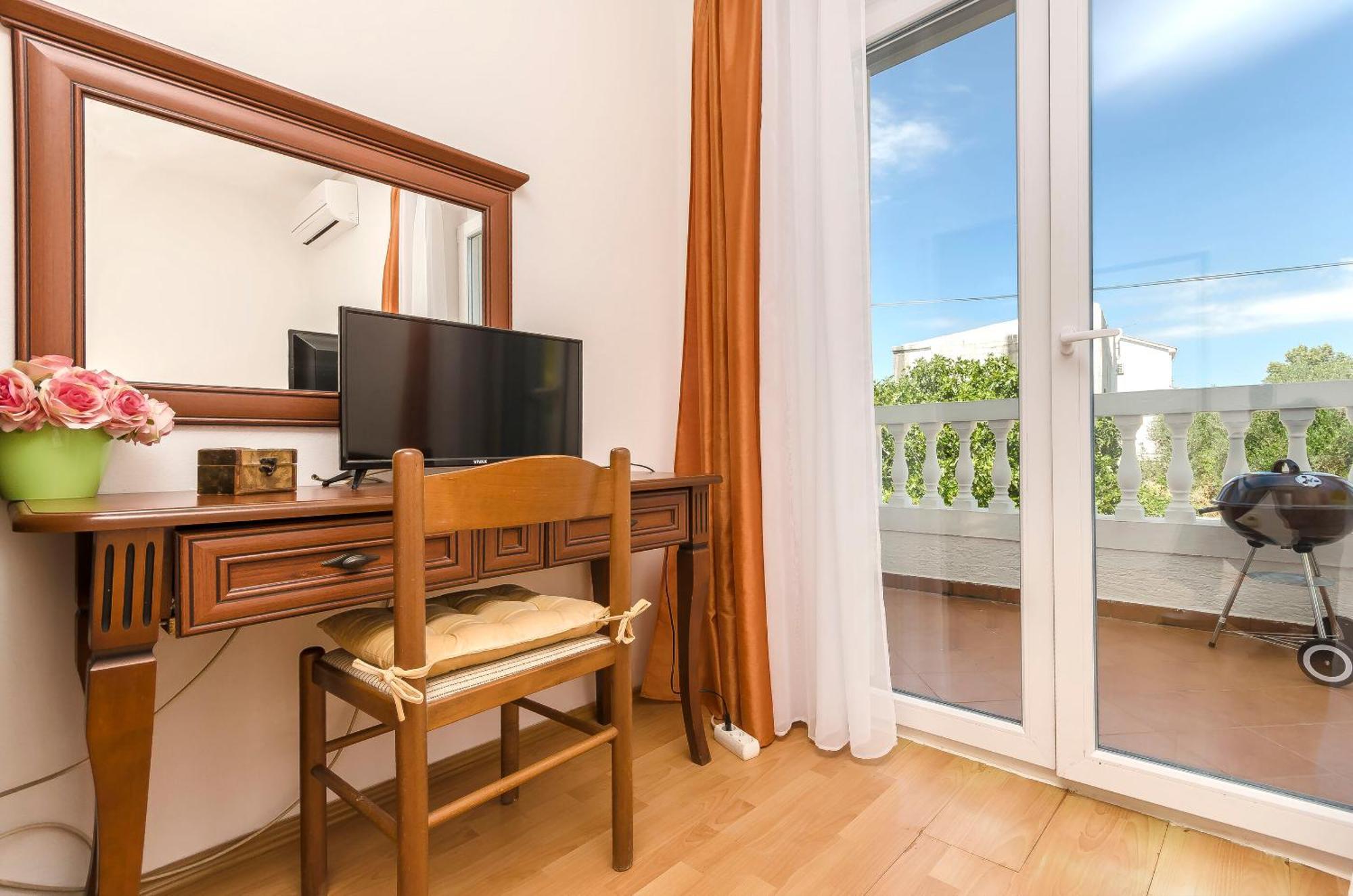 וודיצה Apartment And Rooms Artina מראה חיצוני תמונה